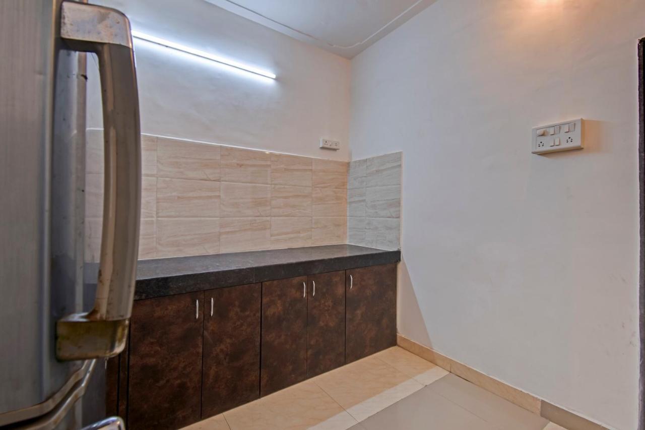 Oyo Home 78047 Alluring Stay Pimpri Pimpri-Chinchwad Eksteriør billede